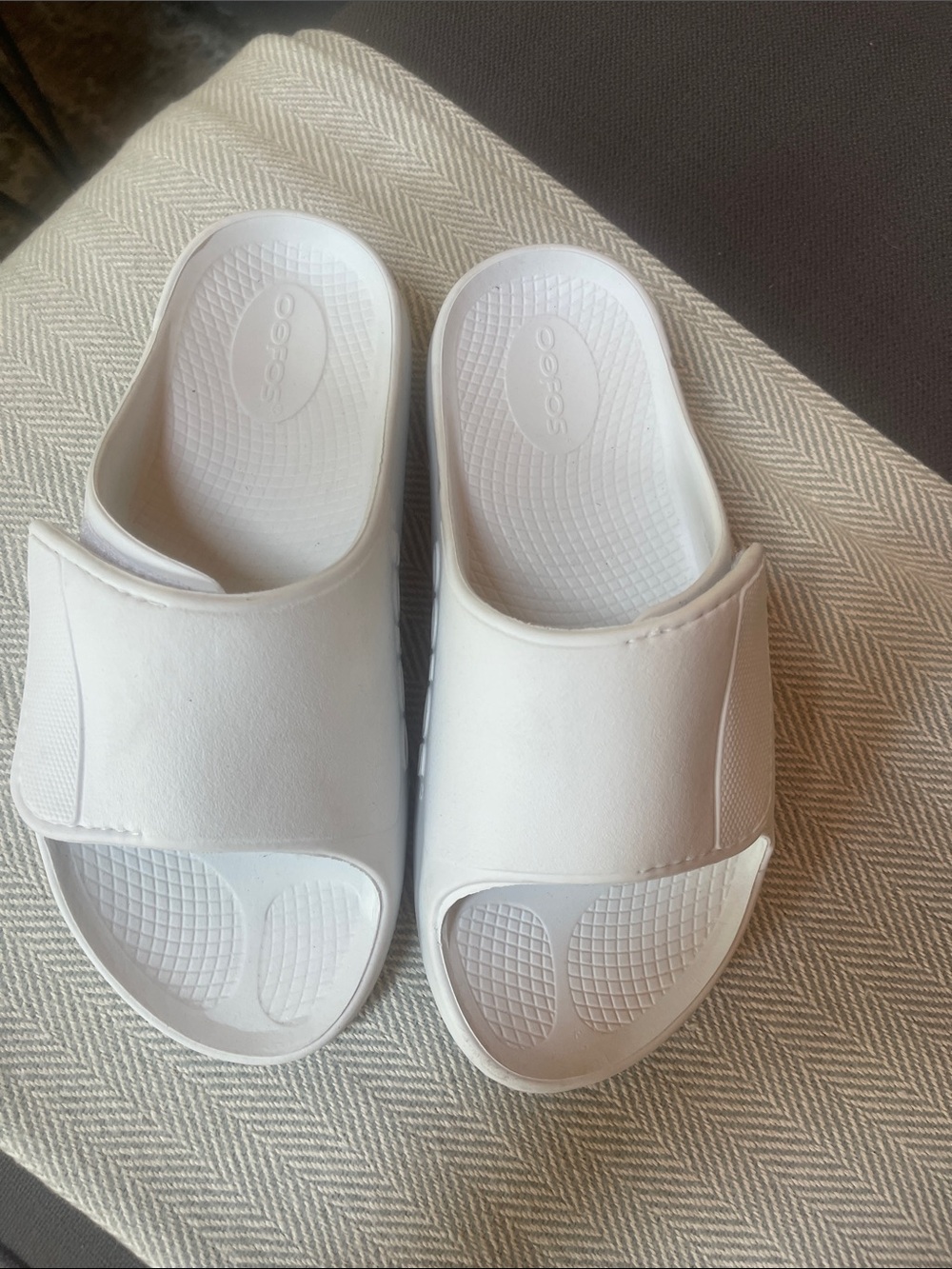 Oofos Ooah slides NWOT size 9 EU 40 - Picture 5 of 7